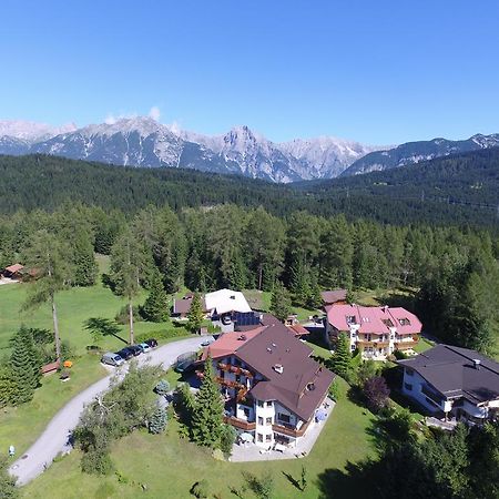 Landhaus Charlotte Am Geigenbuehel -Apartments ゼーフェルト・イン・チロル エクステリア 写真
