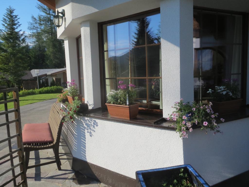 Landhaus Charlotte Am Geigenbuehel -Apartments ゼーフェルト・イン・チロル エクステリア 写真