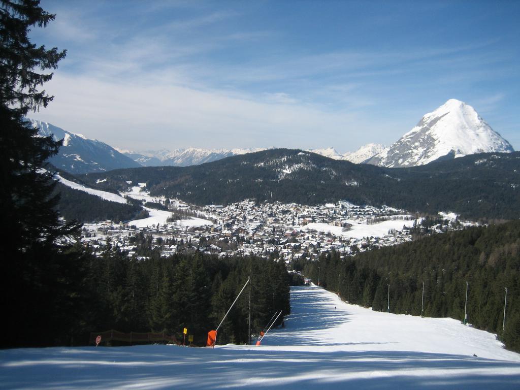 Landhaus Charlotte Am Geigenbuehel -Apartments ゼーフェルト・イン・チロル エクステリア 写真