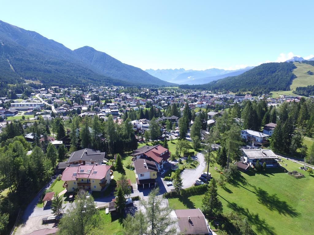 Landhaus Charlotte Am Geigenbuehel -Apartments ゼーフェルト・イン・チロル エクステリア 写真