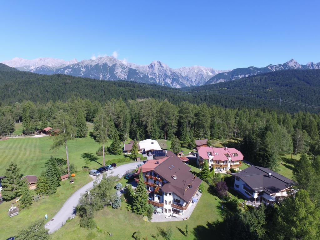 Landhaus Charlotte Am Geigenbuehel -Apartments ゼーフェルト・イン・チロル エクステリア 写真