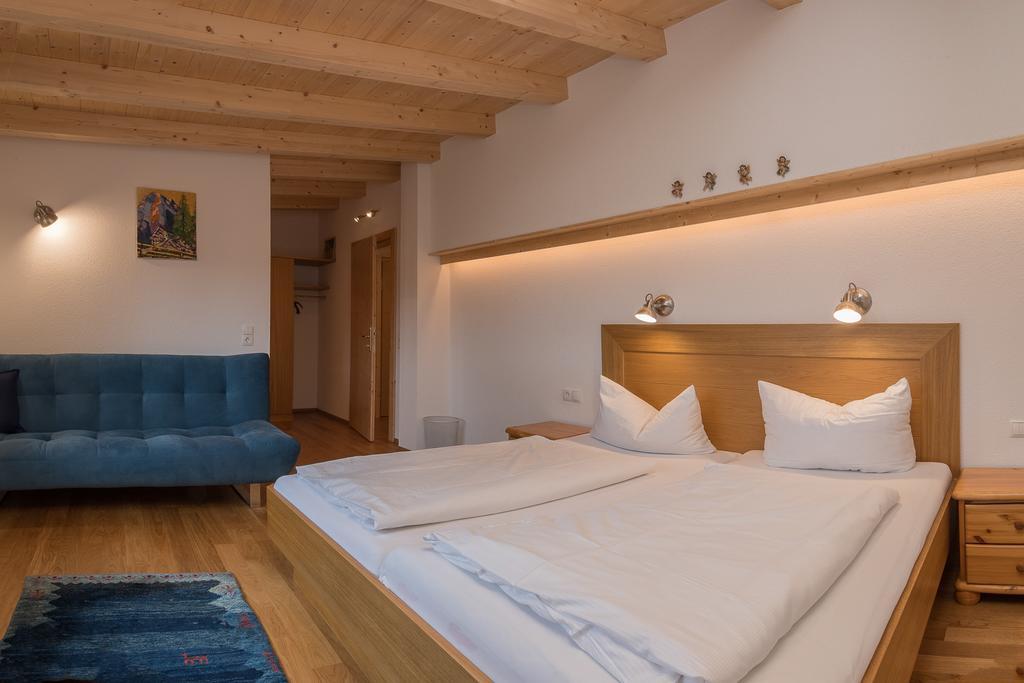 Landhaus Charlotte Am Geigenbuehel -Apartments ゼーフェルト・イン・チロル エクステリア 写真