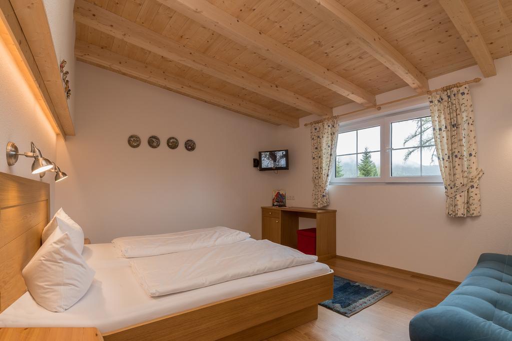 Landhaus Charlotte Am Geigenbuehel -Apartments ゼーフェルト・イン・チロル エクステリア 写真