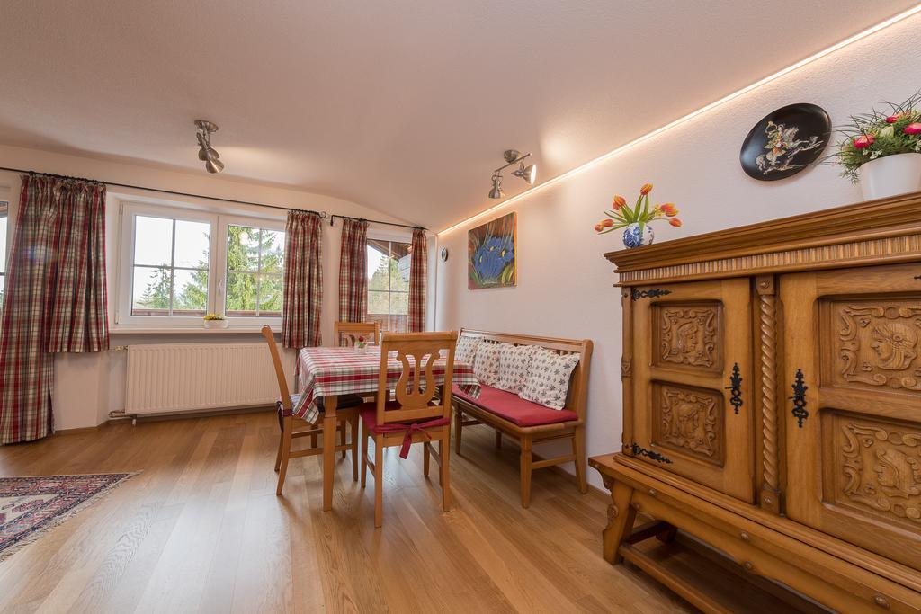 Landhaus Charlotte Am Geigenbuehel -Apartments ゼーフェルト・イン・チロル エクステリア 写真