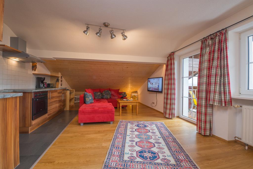 Landhaus Charlotte Am Geigenbuehel -Apartments ゼーフェルト・イン・チロル エクステリア 写真
