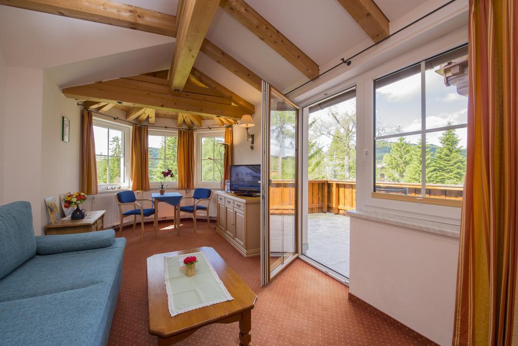 Landhaus Charlotte Am Geigenbuehel -Apartments ゼーフェルト・イン・チロル エクステリア 写真