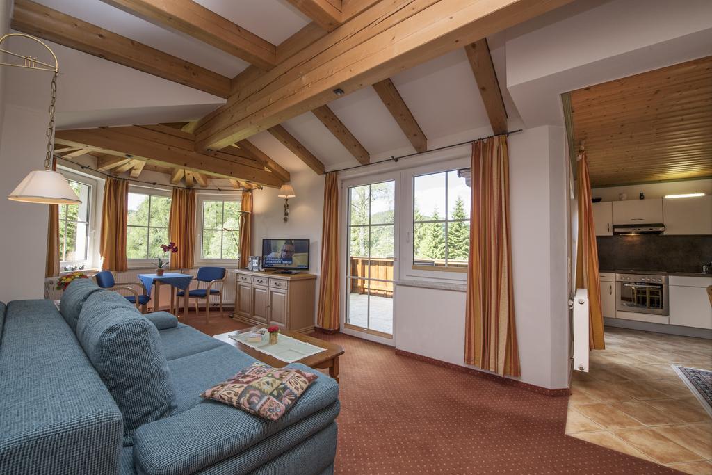 Landhaus Charlotte Am Geigenbuehel -Apartments ゼーフェルト・イン・チロル エクステリア 写真