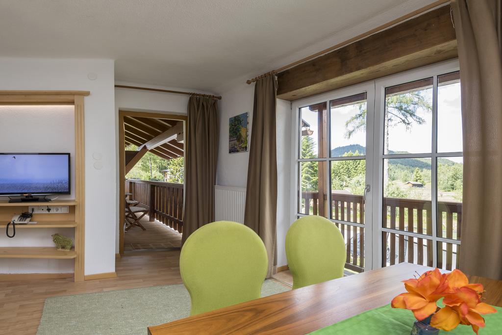 Landhaus Charlotte Am Geigenbuehel -Apartments ゼーフェルト・イン・チロル エクステリア 写真