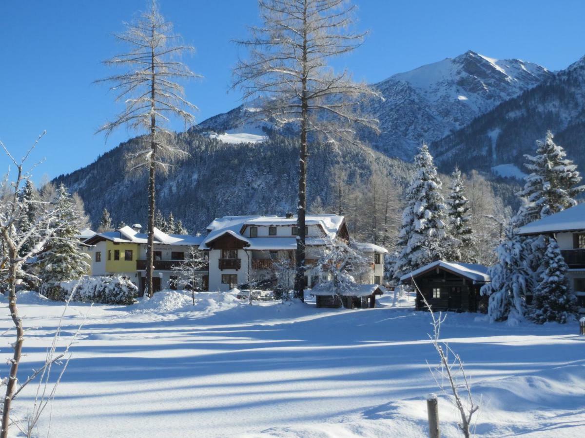 Landhaus Charlotte Am Geigenbuehel -Apartments ゼーフェルト・イン・チロル エクステリア 写真