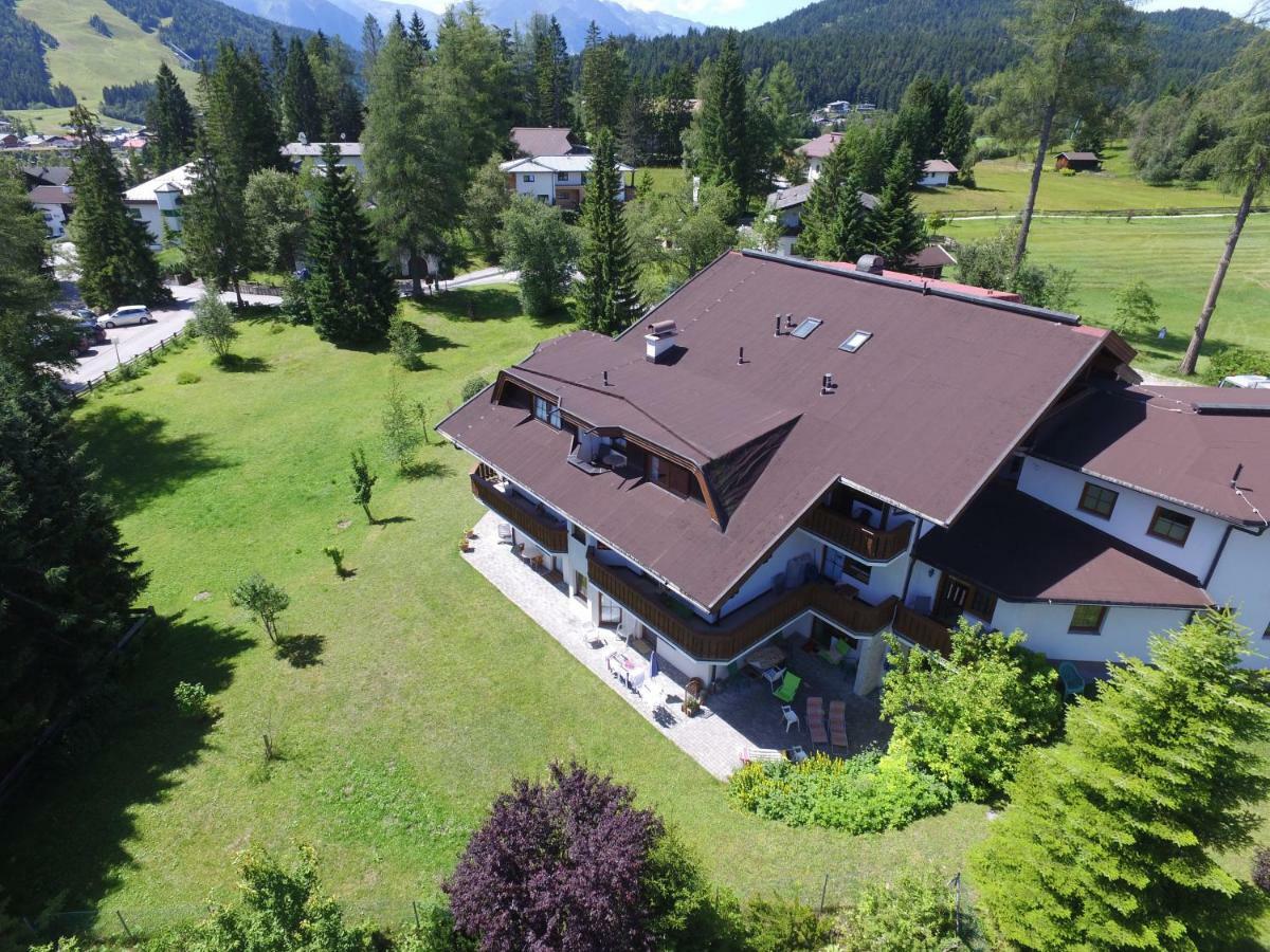 Landhaus Charlotte Am Geigenbuehel -Apartments ゼーフェルト・イン・チロル エクステリア 写真